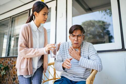 Hướng Dẫn Chăm Sóc Bệnh Nhân Khó Nuốt Sau Đột Qụy